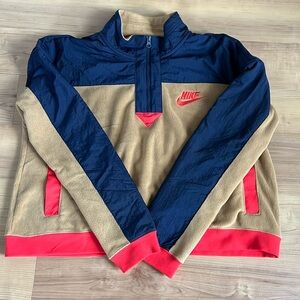 Nike cropped half zip fleece SZ-L